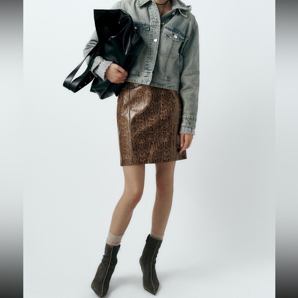 NWT Zara faux snakeskin leather skirt - Picture 1 of 8